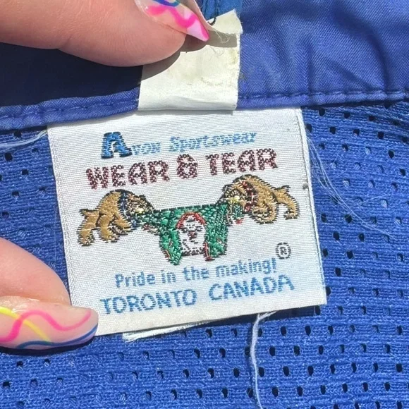 Tim Hortons wind breaker XL vintage - Picture 2 of 7